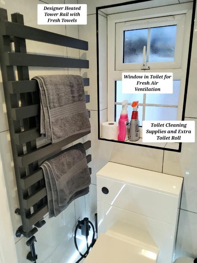 Air Conditioned Modern Double Bed Room With Private Attached Bathroom - Free Parking - Near London Heathrow Airport & Southall Broadway Bagian luar foto