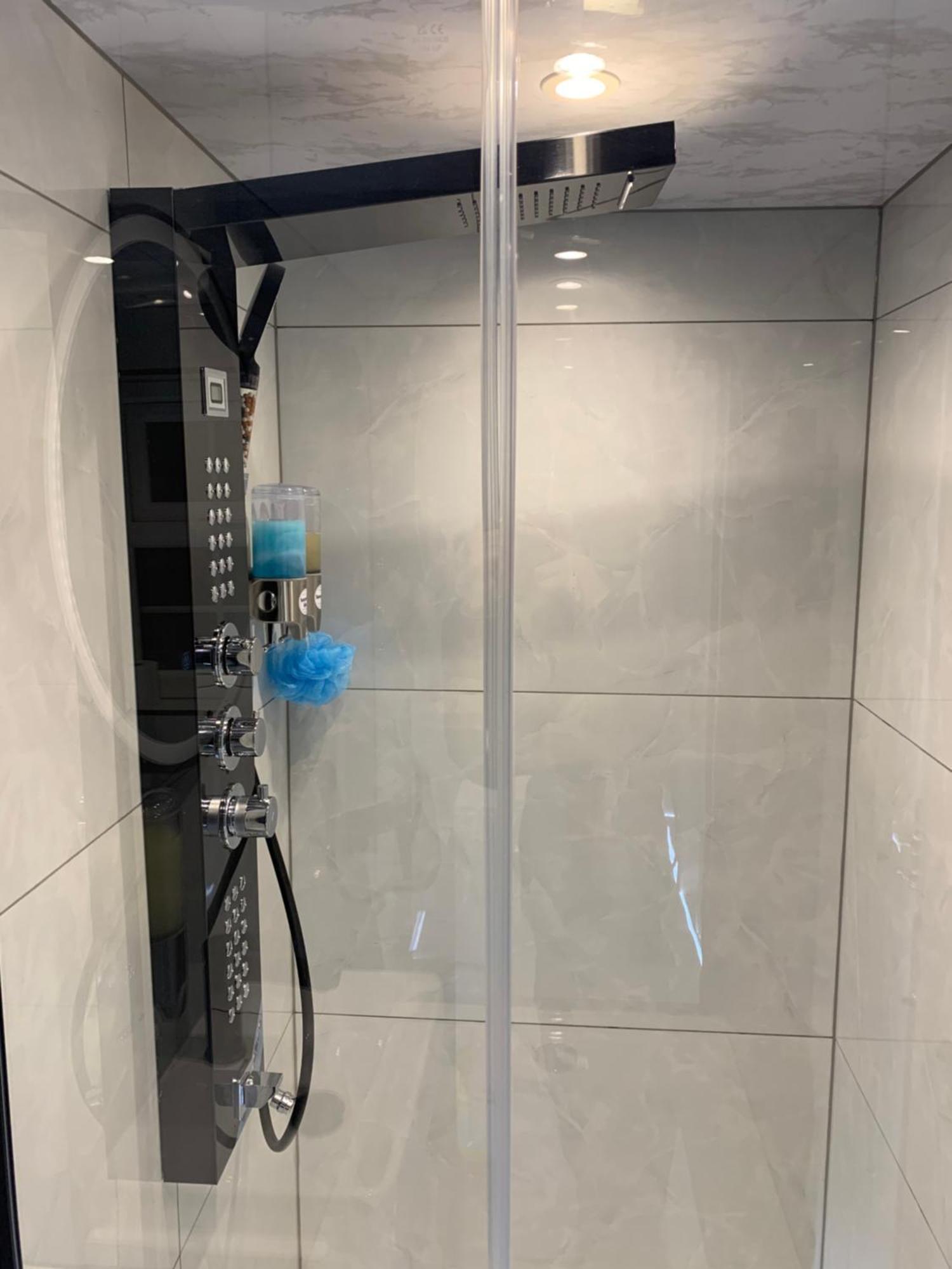 Air Conditioned Modern Double Bed Room With Private Attached Bathroom - Free Parking - Near London Heathrow Airport & Southall Broadway Bagian luar foto